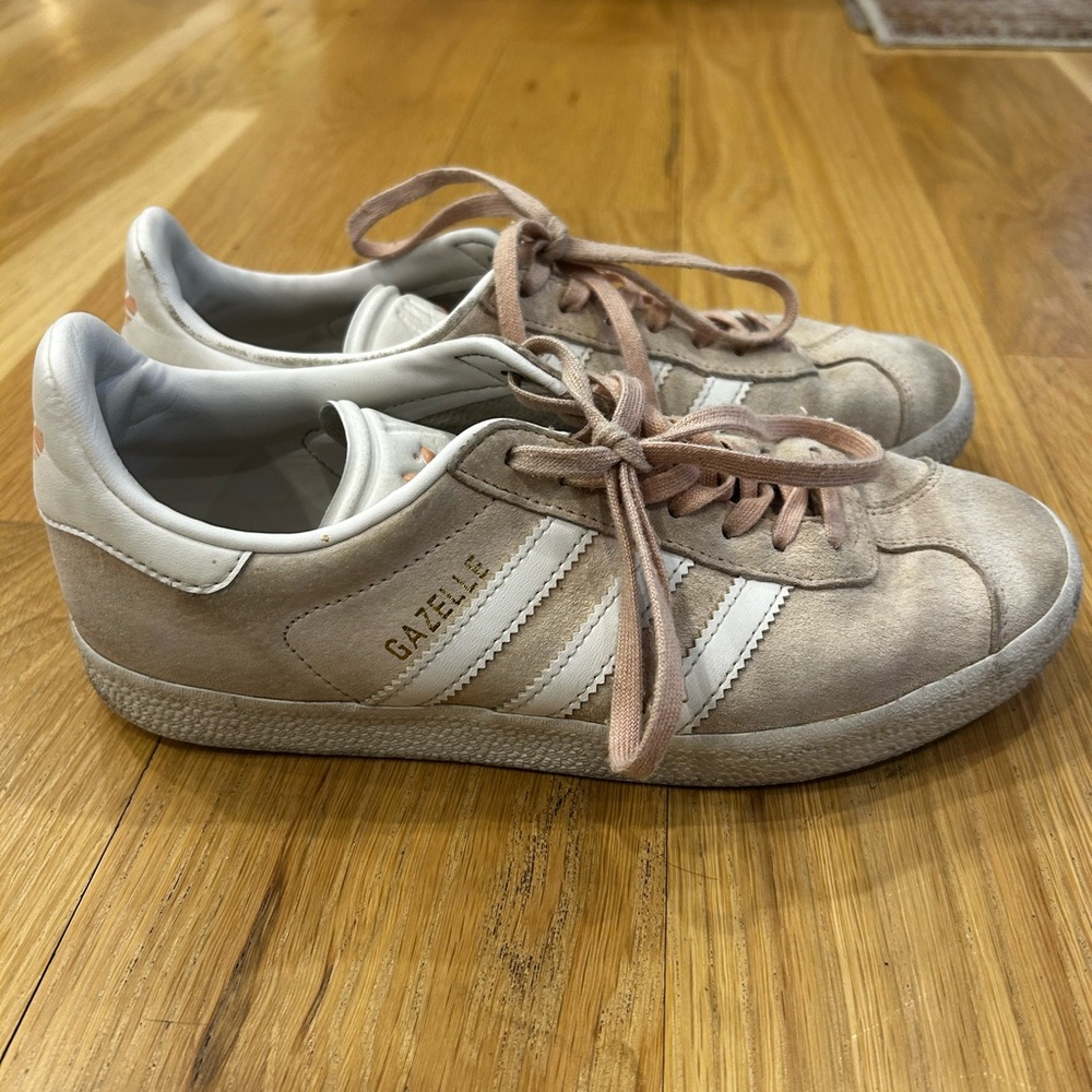 Adidas Gazelle Women's Sneakers - Halo Blush/ClioudWhite- size 7